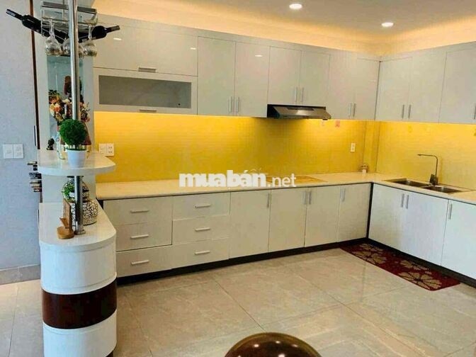 Nhà 1/ SÁT MT PHẠM VĂN CHIÊU 5PN CÓ NỘI THẤT 20TR