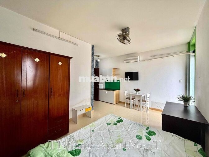 Cho Thuê Căn Hộ Studio Bancol Thang Máy Rộng 30m2 Ngay Chợ Hoà Hưng
