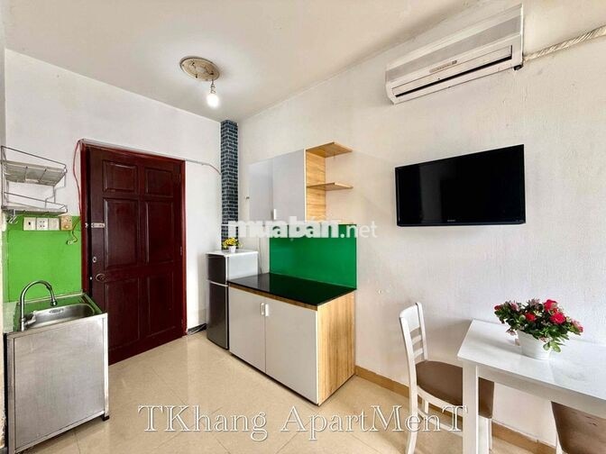 Cho Thuê Căn Hộ Studio Bancol Thang Máy Rộng 30m2 Ngay Chợ Hoà Hưng
