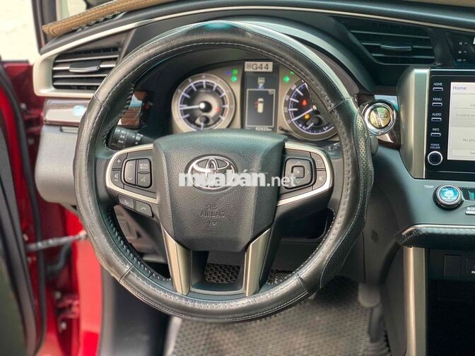 Toyota Innova Venturer 2023 Đỏ 7 chỗ