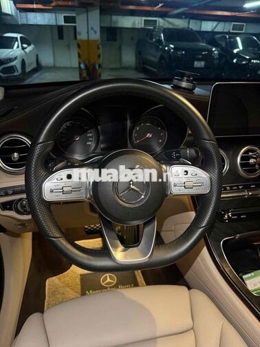 Mercedes-Benz GLC 300 4MATIC 2019 Đen 7 vạn km