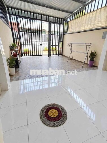 Cho thuê nhà đường ôtô có sân ô tô phường hoá an , bien hoa