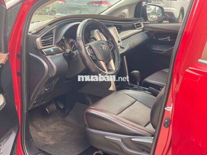 Toyota Innova Venturer 2023 Đỏ 7 chỗ