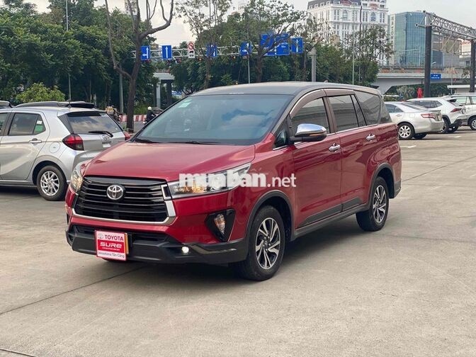 Toyota Innova Venturer 2023 Đỏ 7 chỗ