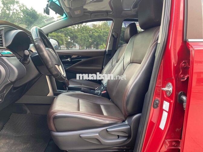Toyota Innova Venturer 2023 Đỏ 7 chỗ