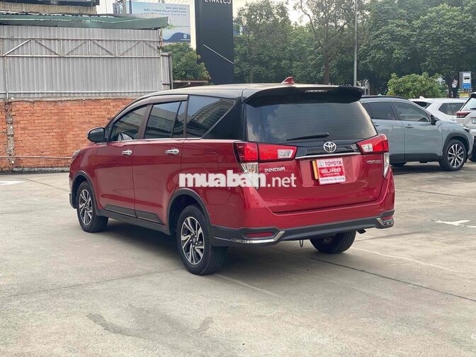 Toyota Innova Venturer 2023 Đỏ 7 chỗ