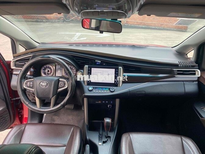 Toyota Innova Venturer 2023 Đỏ 7 chỗ