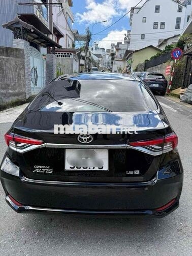 Toyota Corolla Altis 1.8V 2022 Đen Thái Lan