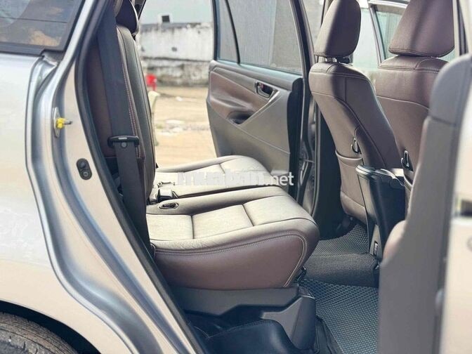 Toyota Innova 2.0E 2022 Bạc 9 vạn km 428 tr