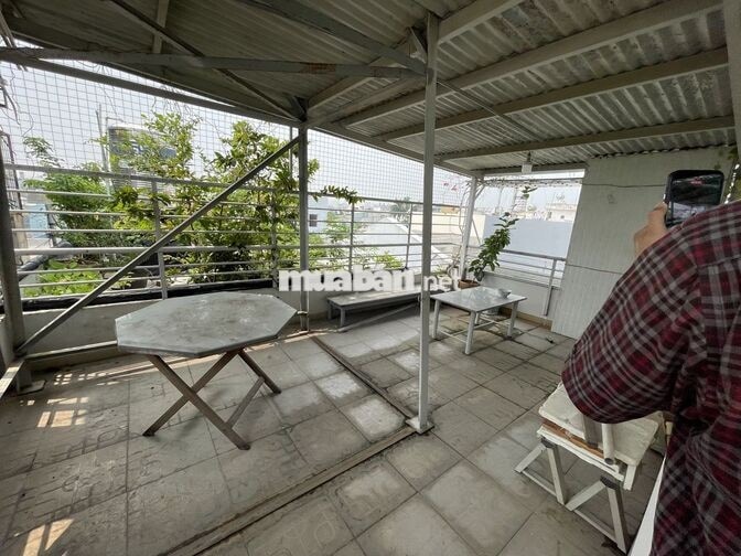 Nhà hẻm xe hơi Chợ Hiệp Bình. 12 tr