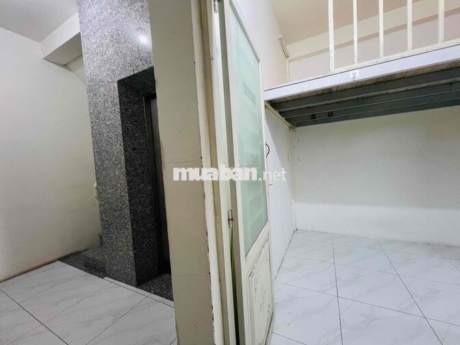 Cho Thuê phòng gác, máy lạnh, giờ tự do, gần học viện hàng không
