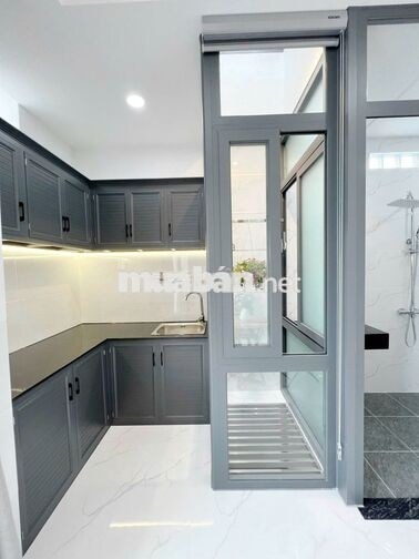 STUDIO BAN CÔNG - RỘNG 30M2 - FULL NỘI THẤT - EMART PHAN VĂN TRỊ