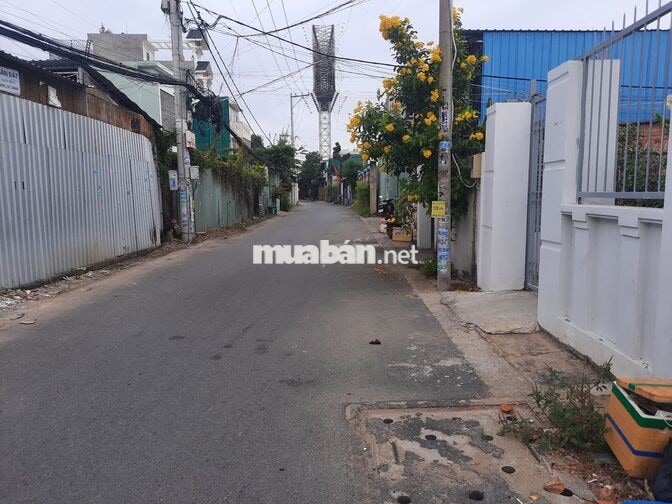 Nhà nguyên căn 1pn có gác lửng hẻm 652 QL13, HBP