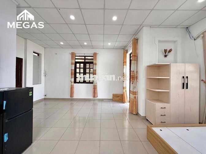 CĂN HỘ MỚI XÂY SẴN FULL NỘI THẤT - BAN CÔNG NGAY LÊ VĂN KHƯƠNG - CVPM