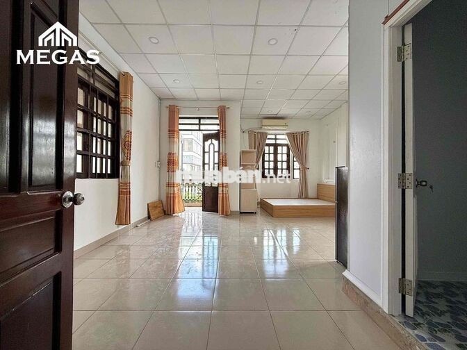 CĂN HỘ MỚI XÂY SẴN FULL NỘI THẤT - BAN CÔNG NGAY LÊ VĂN KHƯƠNG - CVPM