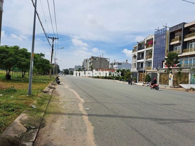 Nhà 4 lầu 4,5 x 20m KDC an sương ngay công viên giá 18tr/tháng