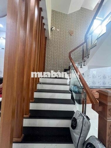 CHO THUÊ NHÀ KIỆT NGUYỄN PHAN VINH MỚI ĐẸP 3 TẦNG