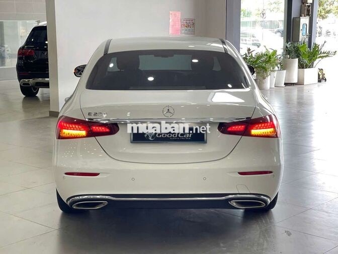 Mercedes-Benz E200 Exclusive V1 2022 Cực Đẹp