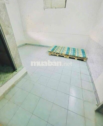 Còn trống 1 phòng rộng rãi - Có Máy lạnh  Gần Aeon Tân Phú