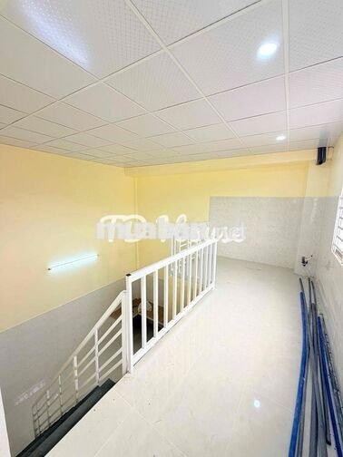 Nhà Trệt Lửng Rộng 200m2 Gần Chợ Cái Răng