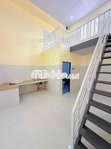 Nhà Trệt Lửng Rộng 200m2 Gần Chợ Cái Răng