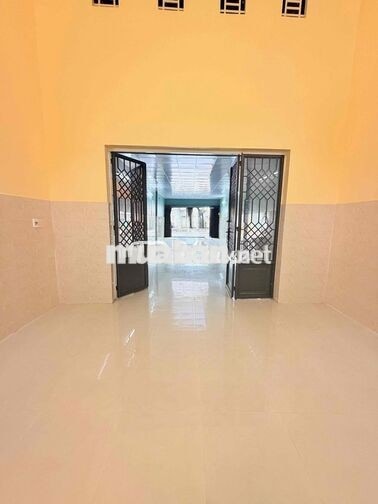 Nhà Trệt Lửng Rộng 200m2 Gần Chợ Cái Răng