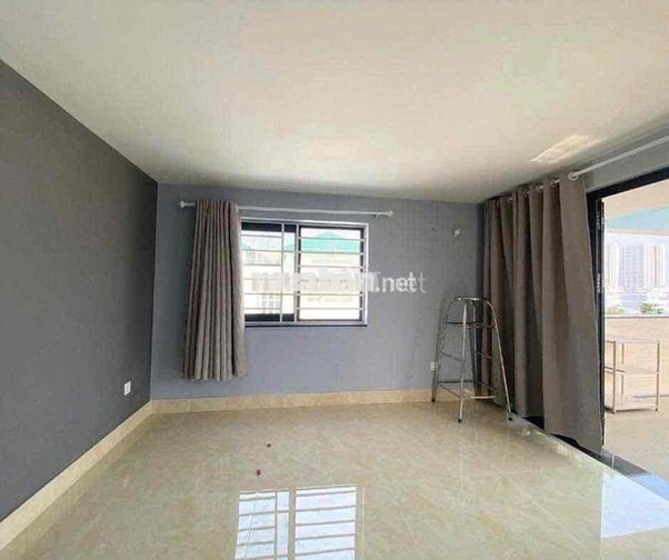 PHÒNG TRỐNG BAN CÔNG RỘNG HẺM 1015 HUỲNH TẤN PHÁT, CÓ MÁY GIẶT RIÊNG
