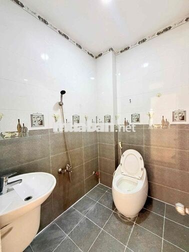 ( Giá Tốt ) Nhà Đẹp Bình Tân ( 4m x 17m )
