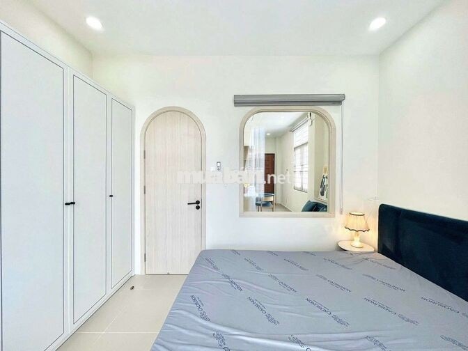 CĂN HỘ DỊCH FULL NỘI THẤT GẦN TRUNG TÂM TRỐNG LINH HOẠT 