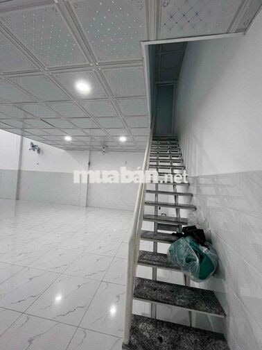 Cho thuê xưởng Gần bến xe an sương 7x26m