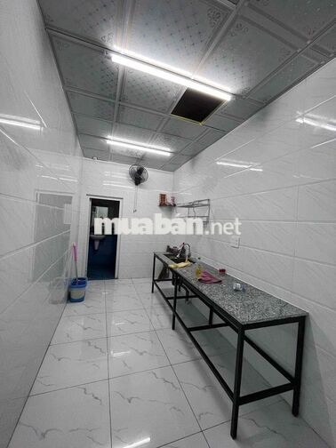 Cho thuê xưởng Gần bến xe an sương 7x26m