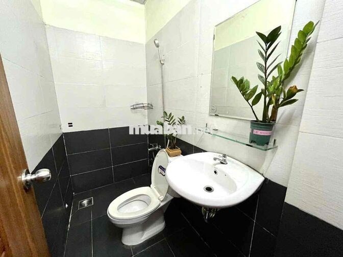 STUDIO CỬA SỔ TRỜI FULL NỘI THẤT THUẬN TIỆN CẦU NGUYỄN VĂN CỪ Q5