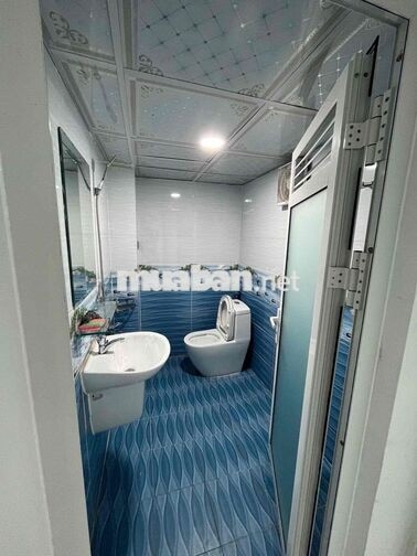 Cho thuê xưởng Gần bến xe an sương 7x26m