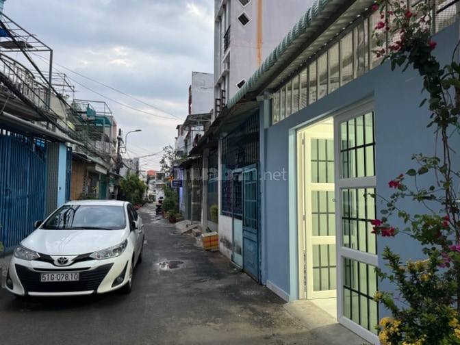 Bán nhà cấp 4, 5.2 tỷ thương lượng đường 379 Tăng Nhơn Phú A -Q9