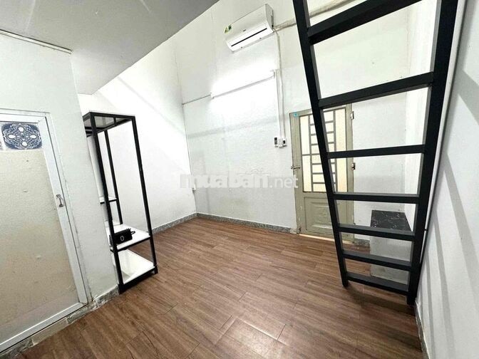 Phòng 2tr4-3tr9 cửa sổ -ban công k nthat- Full nthat
