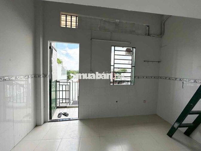 Phòng 2tr4-3tr9 cửa sổ -ban công k nthat- Full nthat