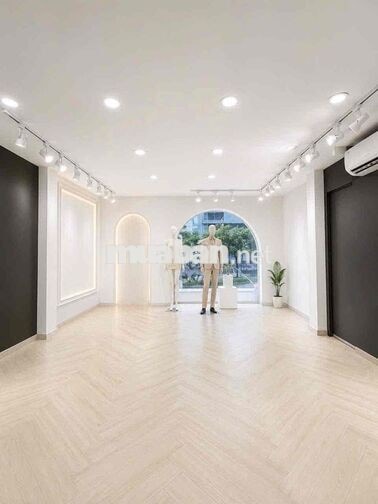 CHO THUÊ MT 79 NGUYỄN THỊ MINH KHAI Q1 – 5x15M – TRỐNG SUỐT 39TR