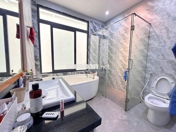 Cần cho thuê nhà MTNB 36A Trần Quang Khải P. Tân Định, Quận 1.