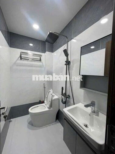 Phòng ban công và cửa sổ , Full Nội Thất.