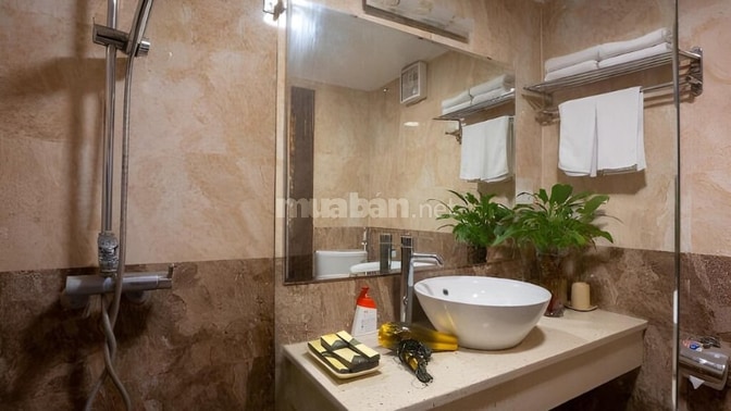 Bán khách sạn mặt phố Bùi Thị Xuân, 120m2 x 9T