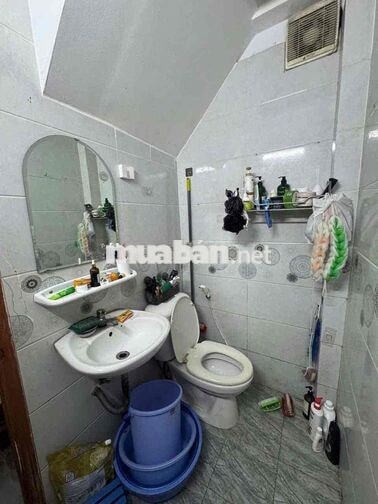 Nguyên căn 1trệt 2lầu hẻm Nguyễn Văn Đậu, 2pn 2wc