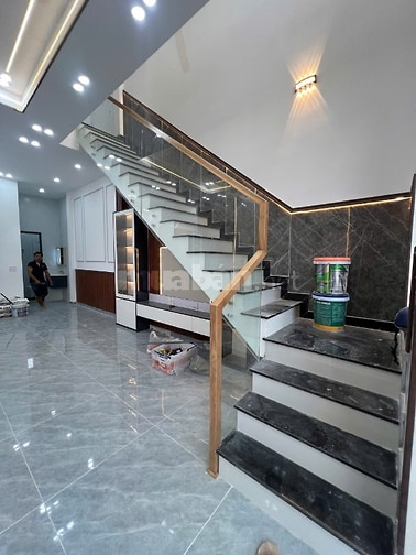 Bán nhà 1 Trệt 1 Lầu-75m2,SHR cách Hóc Môn chỉ 2km,khu đông dân