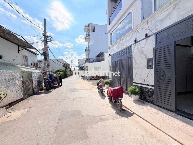 Nhà Ngày Khu Tên Lửa ( 4,6m x 14m ) Nhà Đẹp Full Nội Thất