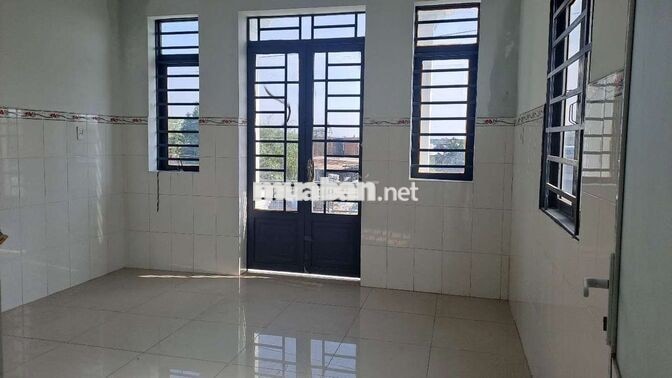 Nhà nguyên căn cho thuê 1/phạm văn sáng,Hóc Môn,đậu ô tô trong nhà