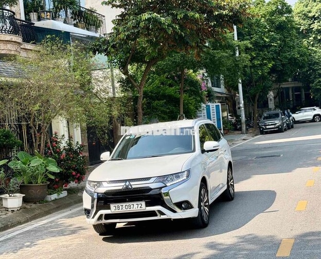 Mitsubishi Outlander 2.0 CVT 2023 Trắng 51000 km
