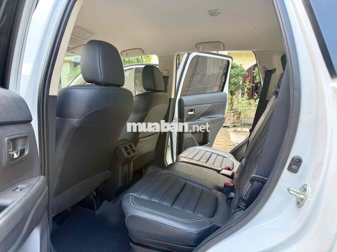 Mitsubishi Outlander 2.0 CVT 2023 Trắng 51000 km