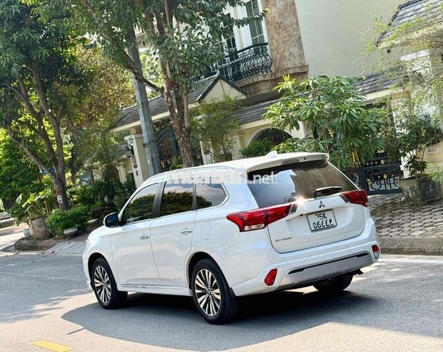 Mitsubishi Outlander 2.0 CVT 2023 Trắng 51000 km