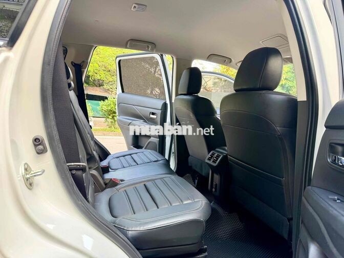 Mitsubishi Outlander 2.0 CVT 2023 Trắng 51000 km
