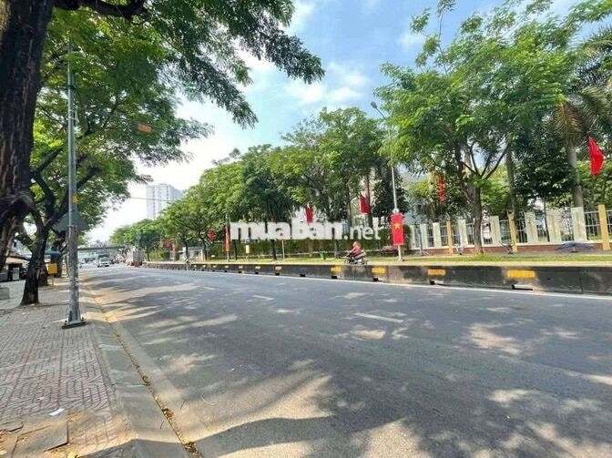 Nhà Phố 5m x 17m. 3 Tầng Có Thang Máy KDC Phú Nhuận 1/ Lê Thị Riêng