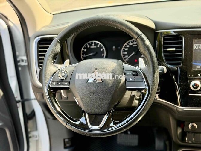 Mitsubishi Outlander 2.0 CVT 2023 Trắng 51000 km
